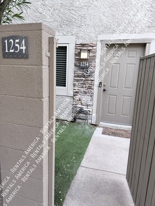 Building Photo - 1254 N 85th Pl