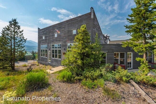 Building Photo - 707 E Anemone Trail