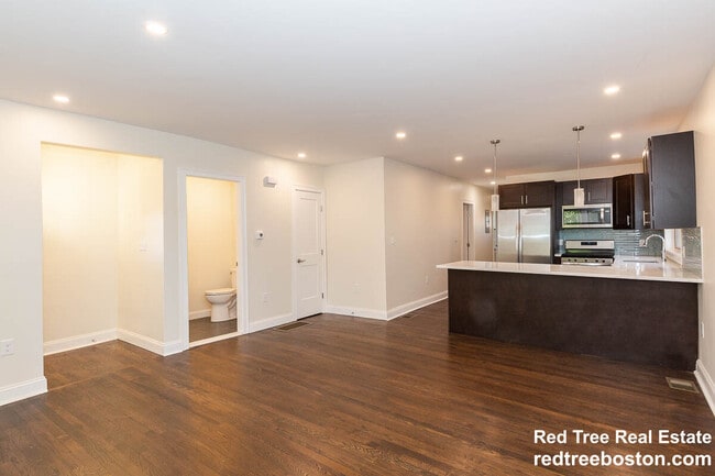 Building Photo - 28 Albion St