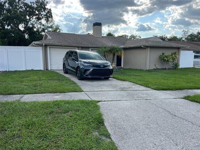 Foto del edificio - 8010 Woodvine Pl