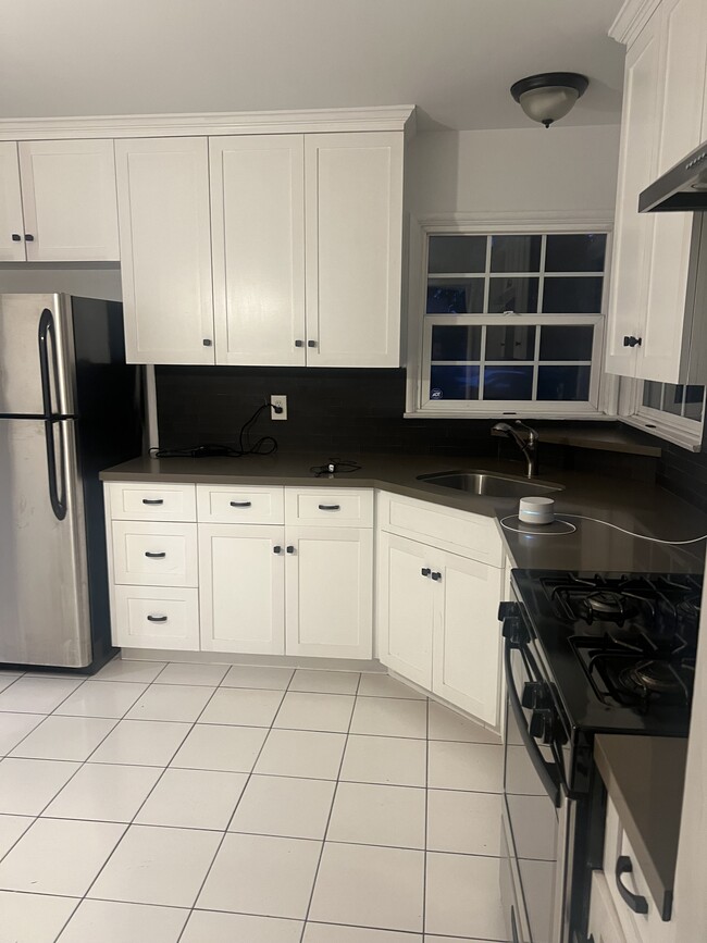 Kitchen - 2822 7th Ave