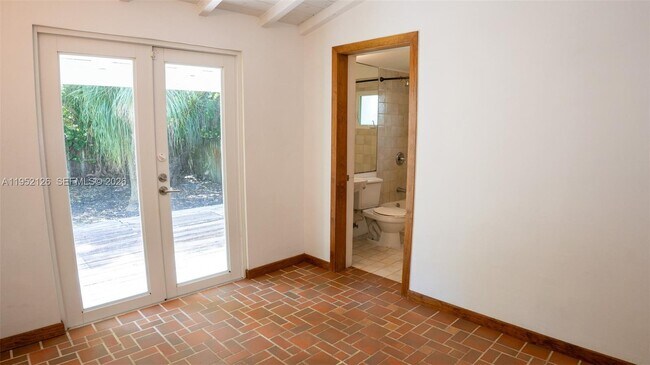 Foto del edificio - 796 NE 88th St