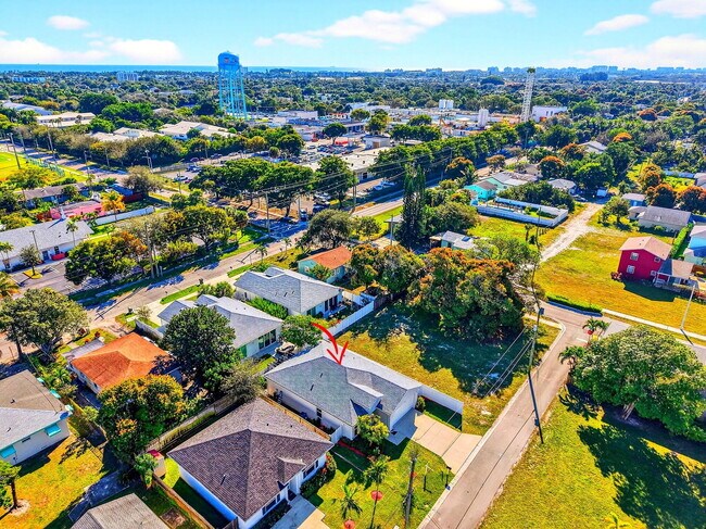 Foto del edificio - 341 Oak Aly