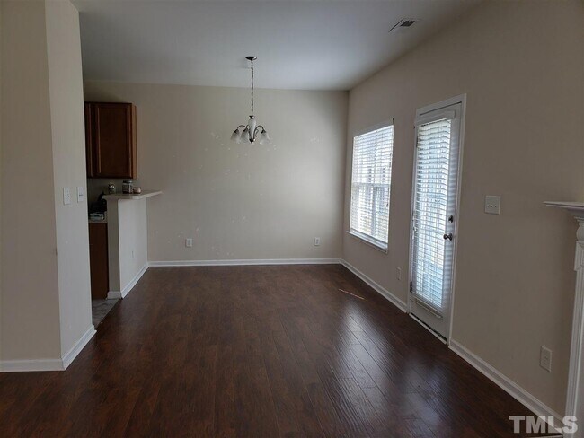 Building Photo - 201 Cline Falls Dr
