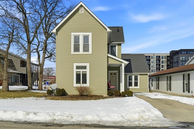 Building Photo - 1374 Ida Ave