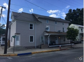 Building Photo - 104 Church St