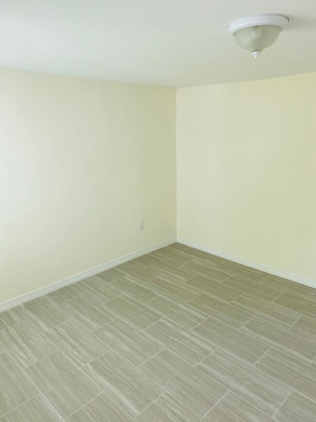 Building Photo - 4717 Garden Ave