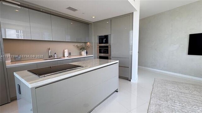 Photo - 18975 Collins Ave Apartment