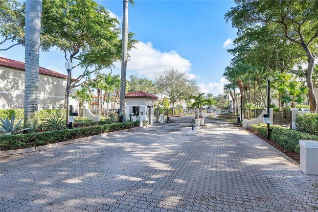 Foto del edificio - 8354 NW 142nd St