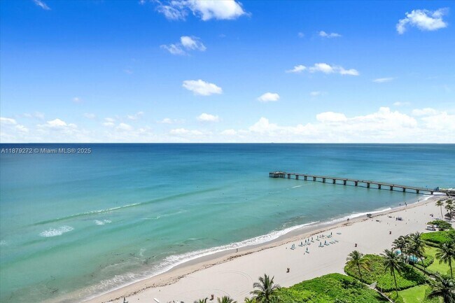 Building Photo - 16901 Collins Ave