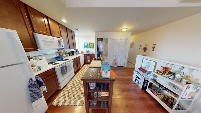 Building Photo - 3861-3869 McRee