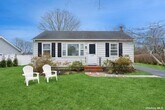 Primary Photo - 28 Hallock Rd