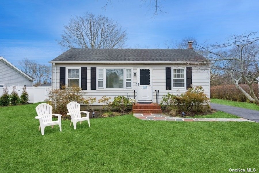 Primary Photo - 28 Hallock Rd