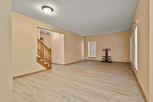 Building Photo - 834 Baker St