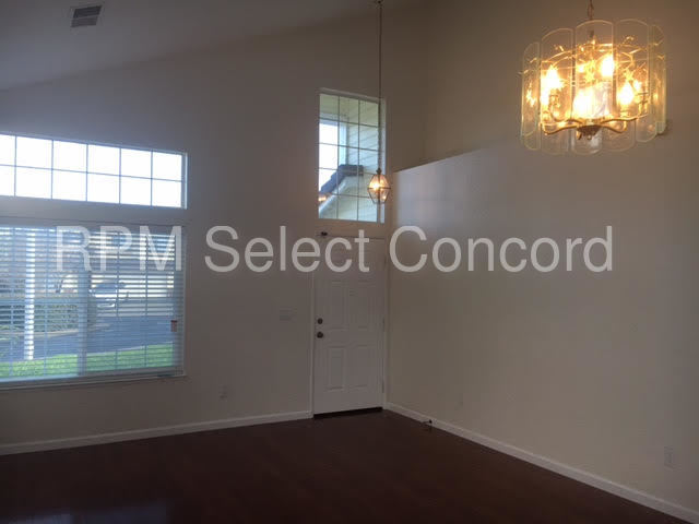 Foto del edificio - 5134 Woodmont Ct