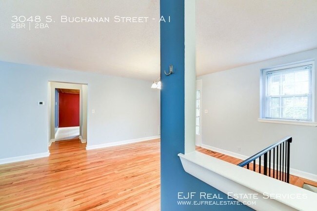 Building Photo - 3048 S Buchanan St