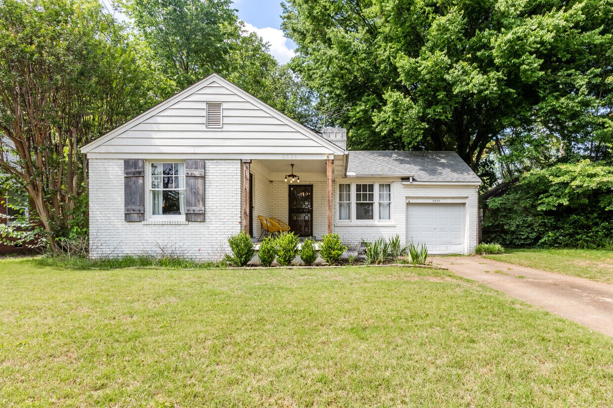 Primary Photo - 3526 Kenwood Ave