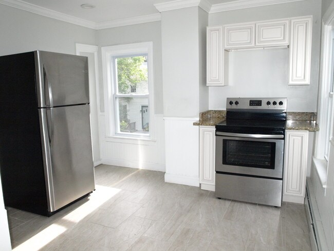 Building Photo - 27 Langdon St