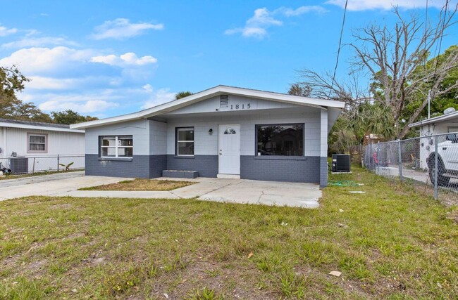 Foto del edificio - Beautiful 3bd/3bath in Sarasota Home just ...