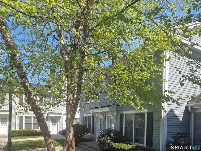 Building Photo - 37 Fairfield Ave