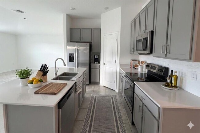 Foto del edificio - 1950 Birnham Wood Bnd