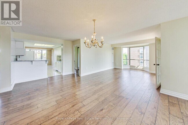 Photo du bâtiment - 1201 North Shore Blvd E