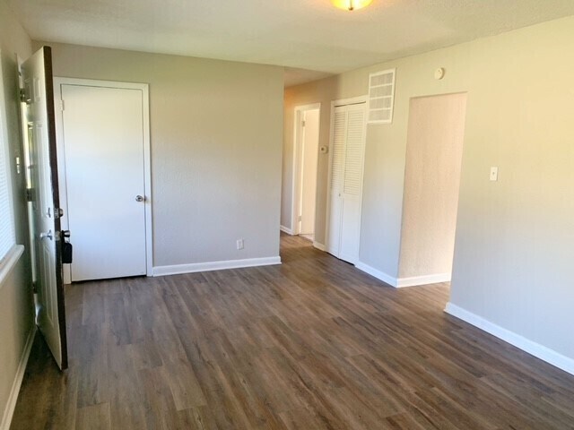 Building Photo - 3875 N ARLINGTON AVENUE