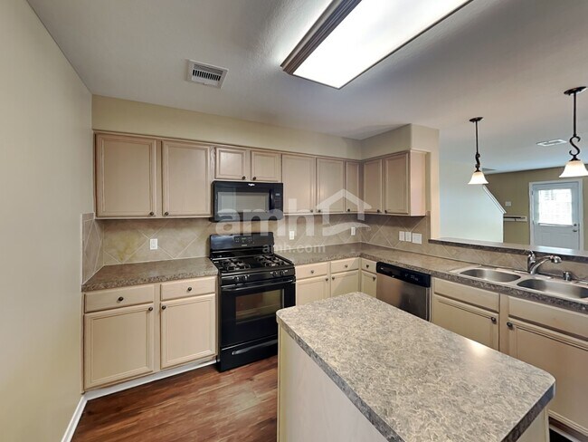 Foto del edificio - 16727 Foursquare Dr