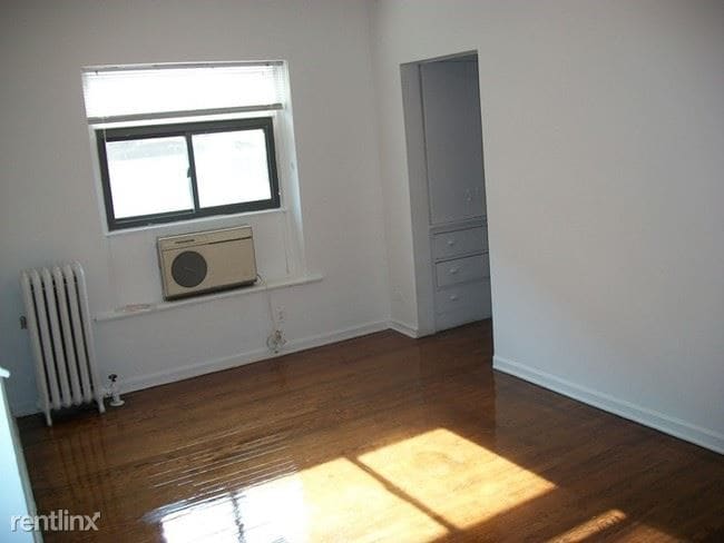 Primary Photo - Studio, 1 bath Condo - 3024 N Halsted St
