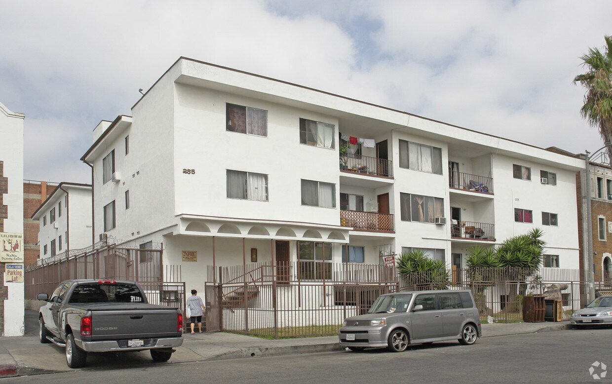 Foto del edificio - 255 S Alexandria Ave