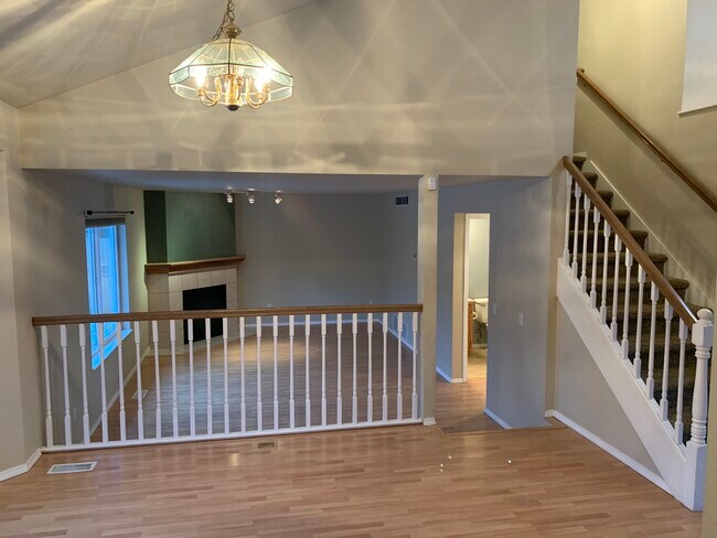 Breakfast Nook - 731 Hunt Cir