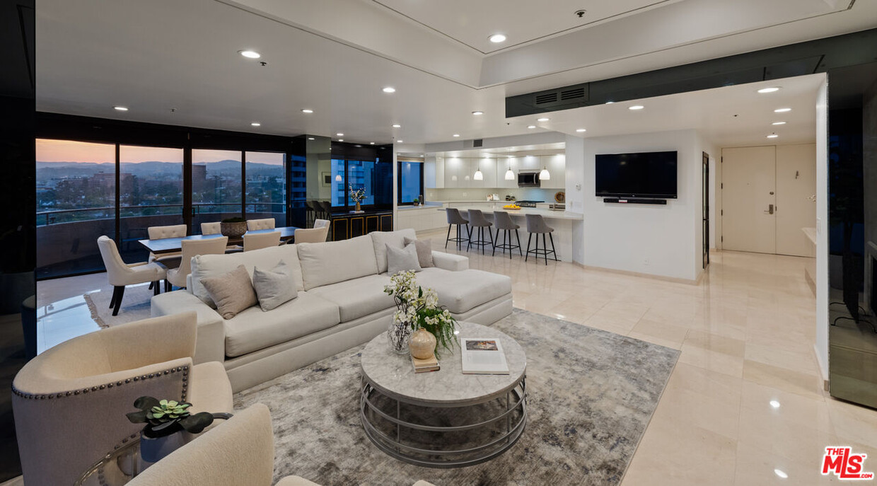 Foto principal - 10560 Wilshire Blvd