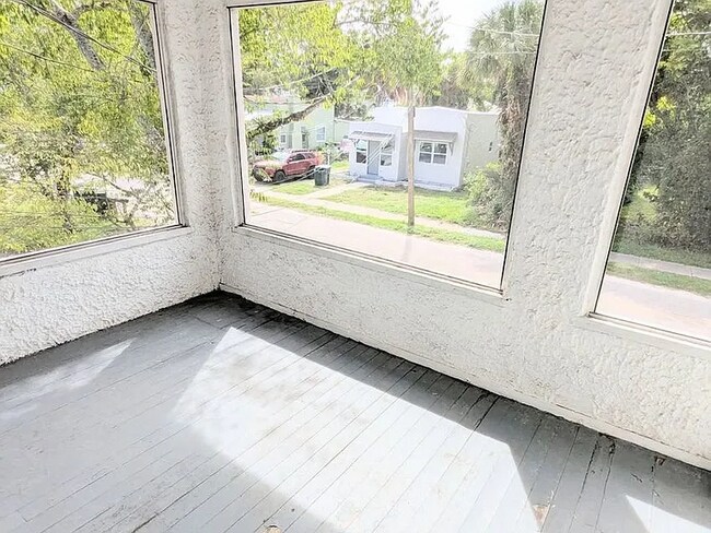 Foto del edificio - 635 Tanglewood St