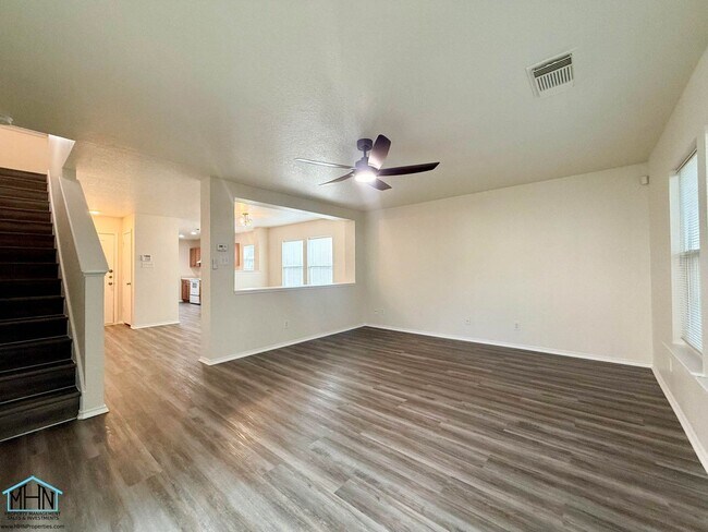Foto del edificio - Beautifully Updated 2-Story 3-Bedroom, 2.5-Bathroom Gem Nestled in the Heart of San Antonio!