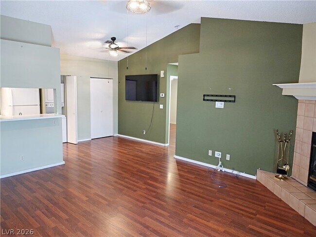 Building Photo - 5350 Rod Ct