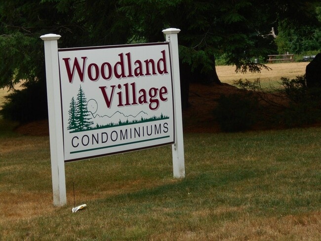 Building Photo - Londonderry Garden Condo- Available NOW!
