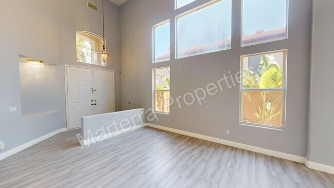 Building Photo - Beautiful Home in Anaheim Hills