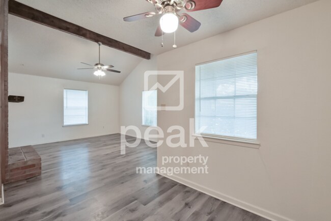 Foto del edificio - $1,510! 2Bed/2Bath duplex in Arlington! Apply by 12/31 to SAVE $650 FREE APPLICATION