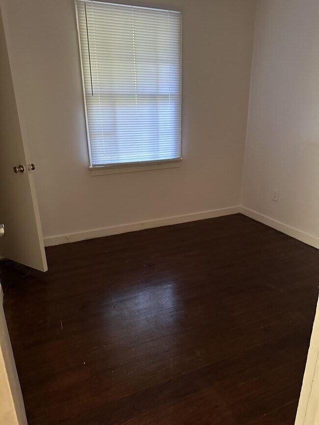 Foto del edificio - 2404 Knox Dr