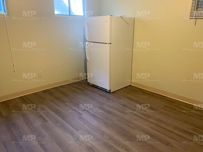 Foto del edificio - 638 1/2 S Meldrum St