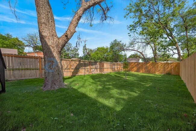 Foto del edificio - 113 Anderson Ave