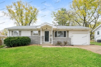 Building Photo - 6714 Village Square Dr