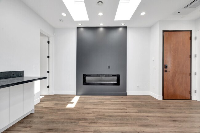 Foto del edificio - Elegant 2BR / 2BA in Prime North Hollywood