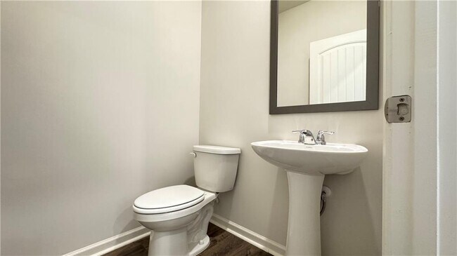 Building Photo - 100 Aspen Ct