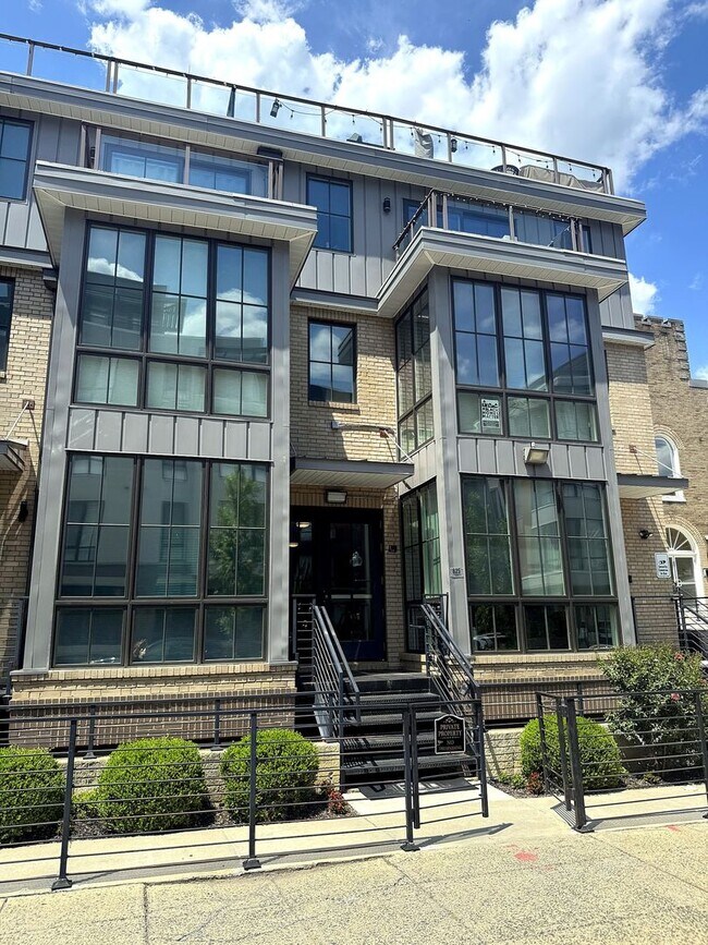 Foto del edificio - 625 Park Rd NW