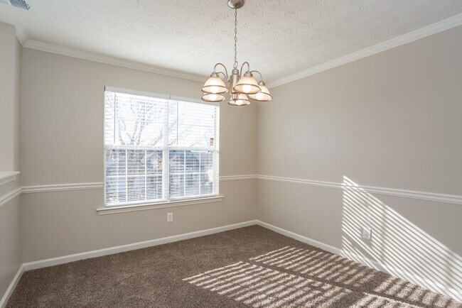 Building Photo - 430 Summer Hill Cir