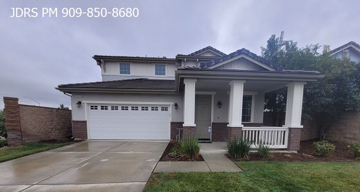 Foto principal - Rancho Cucamonga 4-Bedroom Home