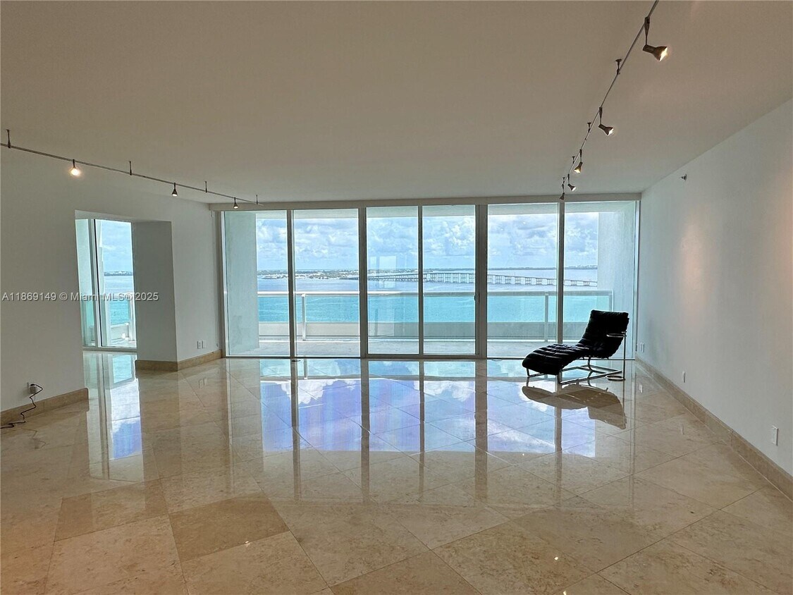 Foto principal - 1643 Brickell Ave