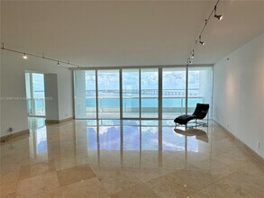 Building Photo - 1643 Brickell Ave