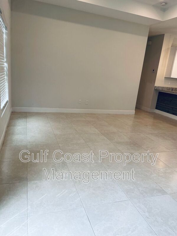 Foto del edificio - 4646 Brasher Ave